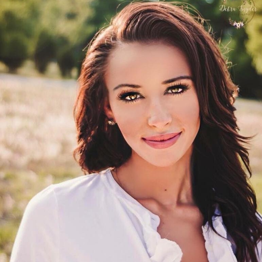 Meet your Posher, Olivia